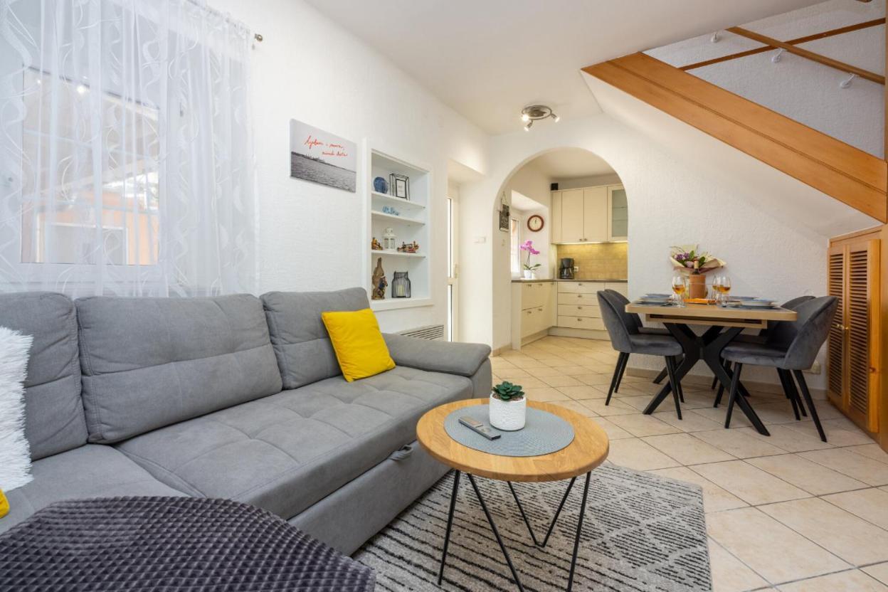 Kuca Za Odmor Antic - Holiday House Antic Novi Vinodolski Ngoại thất bức ảnh